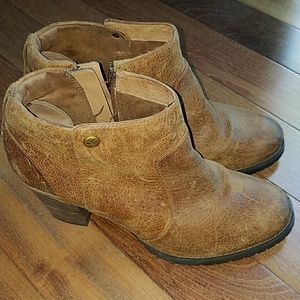 Clarks Indigo Tan Booties